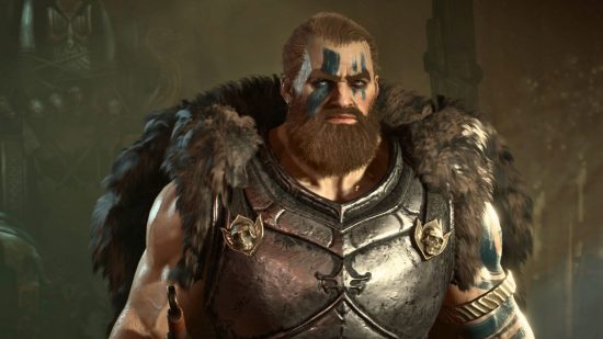 Diablo 4 Final Builds: Barbarian stojí vysoký, tyčící se s kožešinou přes ramena