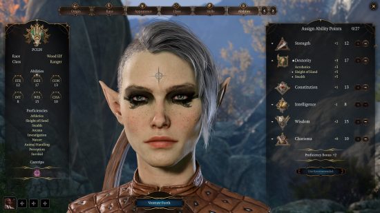 Stavba strážce Baldurs Gate 3: elf se špičatýma ušima, tetováním na obličeji a silným líčením očí.