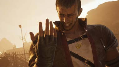 Dyne, in Final Fantasy 7 Rebirth, guarda la sua mano con sgomento.
