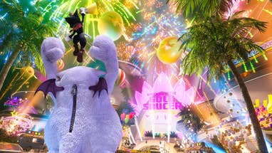 Cait Sith salta en el aire encima de su moogle, luces brillantes y fuegos artificiales estallan frente a él en el Golden Saucer en Final Fantasy 7 Rebirth.