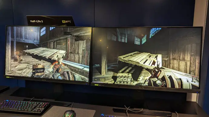 Half-Life 2 a Half-Life 2 RTX běžící na dvou sousedních monitorech, pro srovnání.