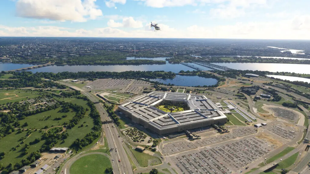 Un hélicoptère survole le bâtiment du Pentagone